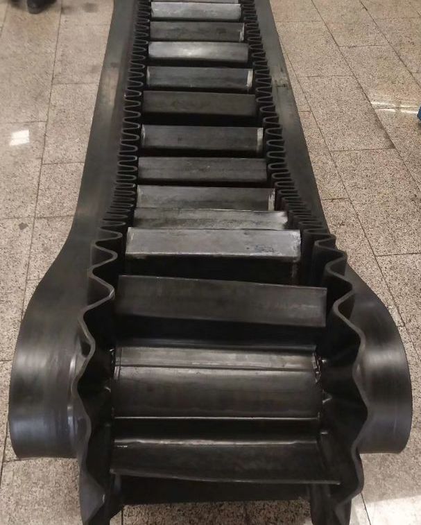 波紋擋邊輸送帶.jpg 波紋擋邊輸送帶.jpg