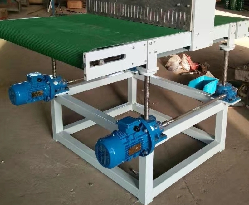 砂光機(jī)配套的日照帶式輸送機(jī).jpg 砂光機(jī)配套的日照帶式輸送機(jī).jpg