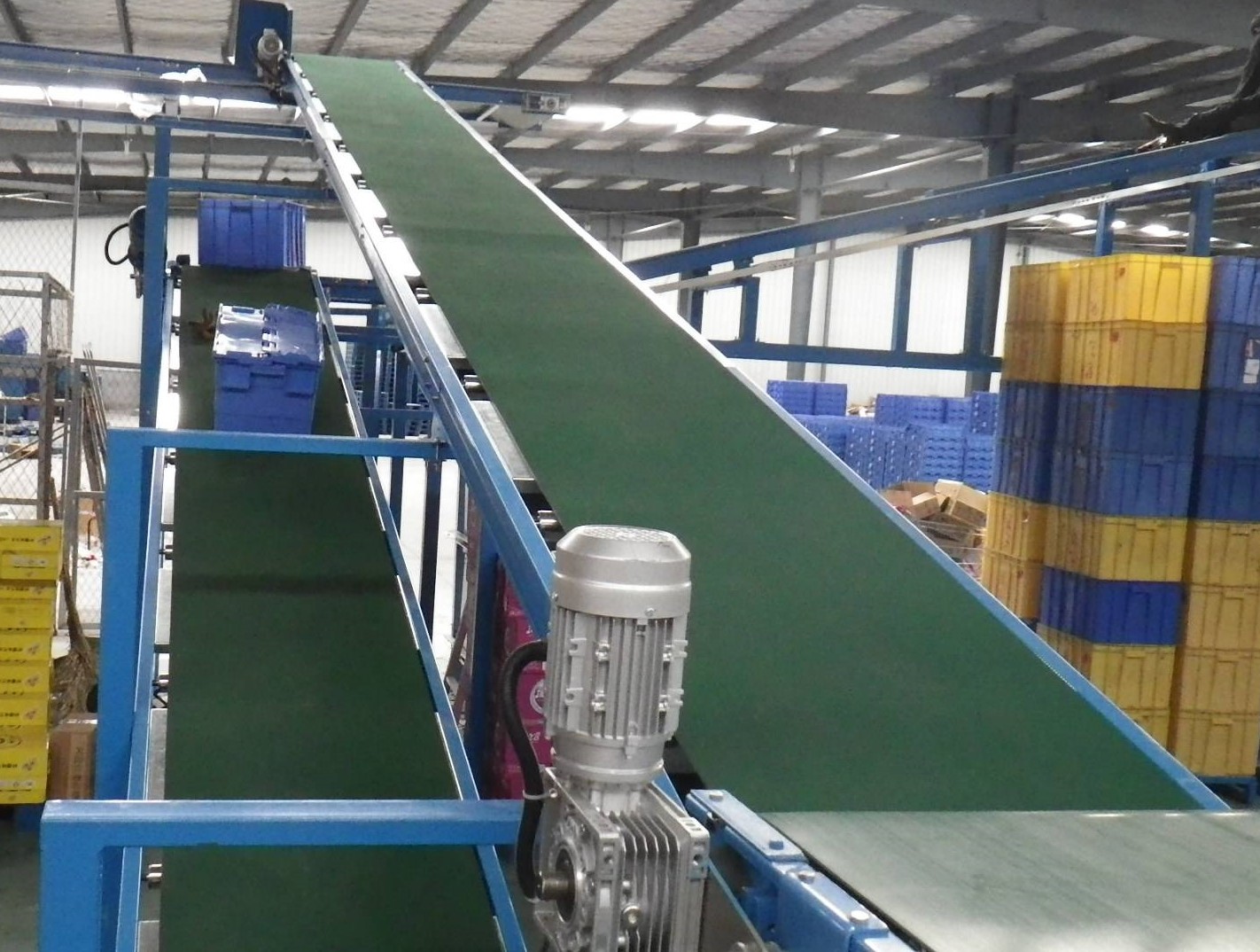 寧夏皮帶輸送機(jī).jpg 寧夏皮帶輸送機(jī).jpg